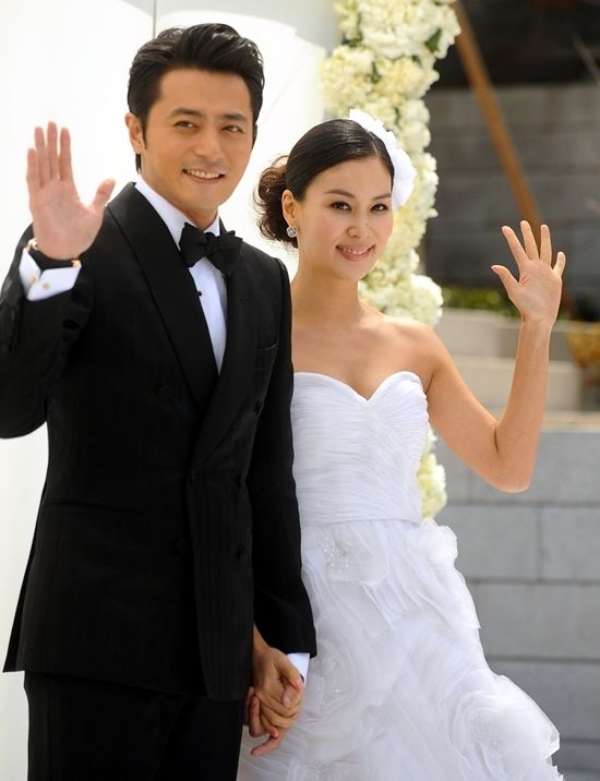 Dàn sao “Anh em nhà bác sĩ” sau 22 năm: Lee Young Ae trẻ đẹp tuổi 50