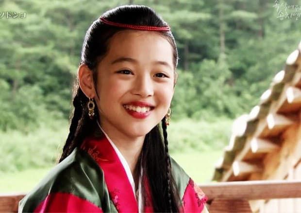 Dàn sao Bài Ca Seo Dong sau 14 năm: Choi Sulli dừng mãi tuổi 25