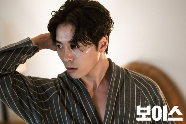 Dàn sao Tiệm cà phê hoàng tử sau 12 năm: Gong Yoo lẻ bóng tuổi U40