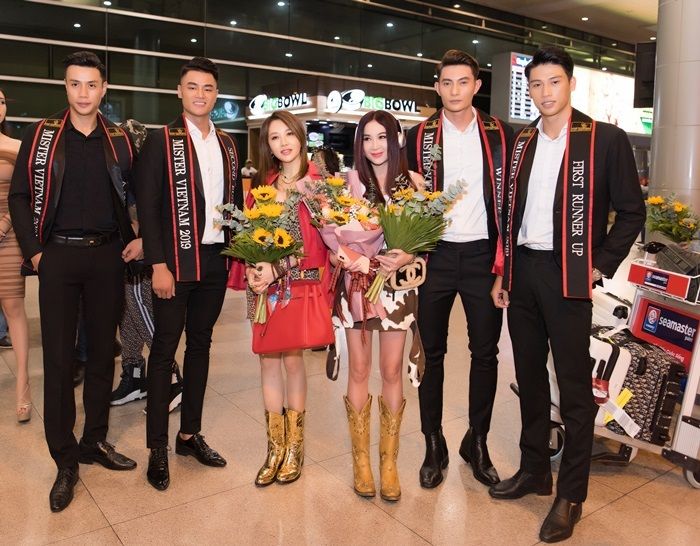 “Đát Kỷ” Ôn Bích Hà khoe sắc vóc xinh đẹp ở sân bay Tân Sơn Nhất