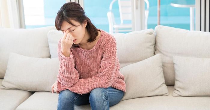 Để có một giấc ngủ tốt không nên để cây xanh, điện thoại cạnh giường