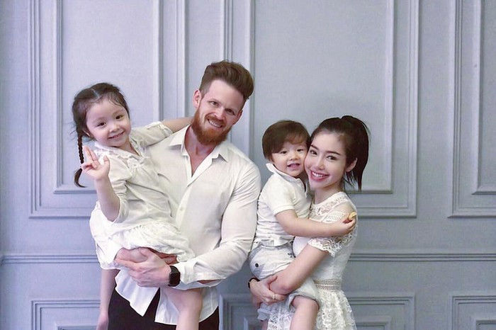 Đọ độ đáng yêu con nhà sao Việt: Con trai Lâm Khánh Chi cực kháu khỉnh