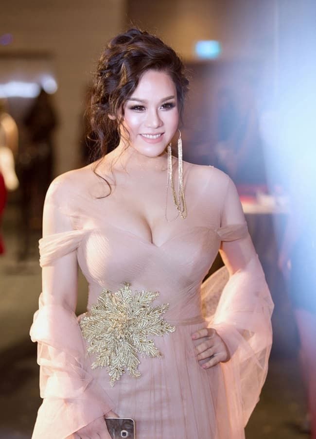 Đọ phong cách dàn mỹ nhân Tiếng Sét Trong Mưa: Thị Bình o ép vòng 1