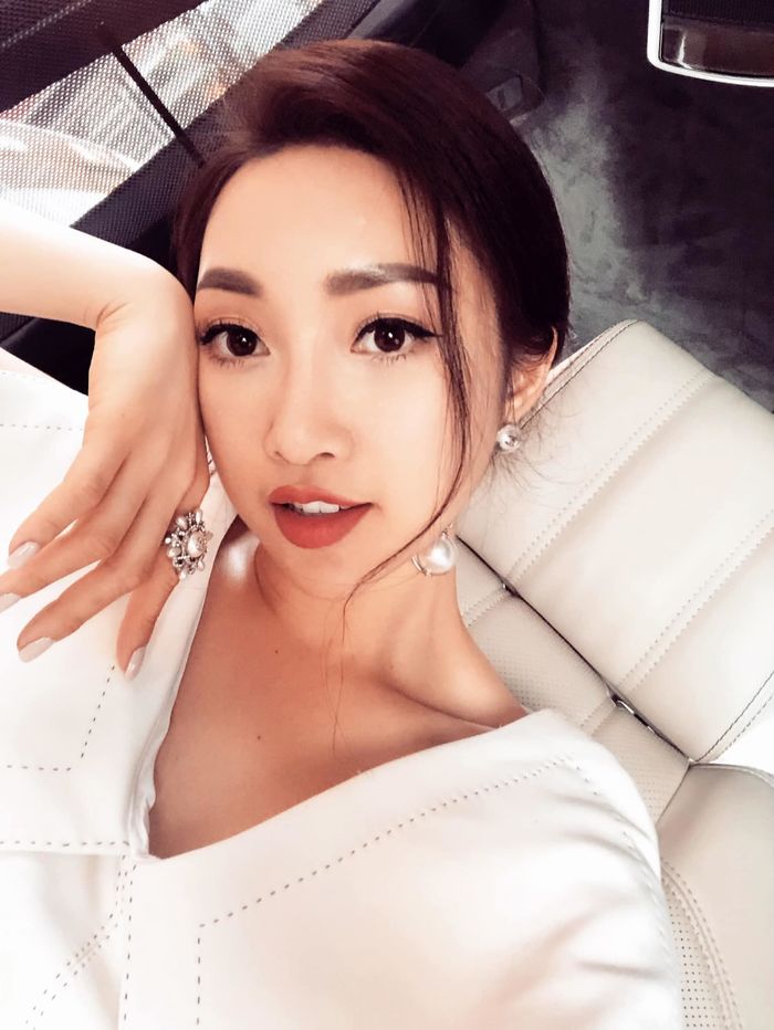 Đọ sắc bạn gái kém tuổi của sao nam, người yêu Chi Bảo giỏi kinh doanh