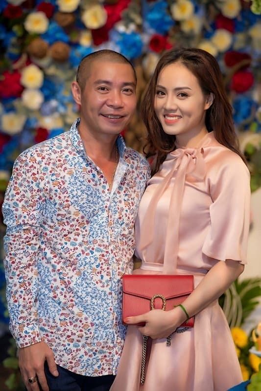 Đọ sắc bạn gái kém tuổi của sao nam, người yêu Chi Bảo giỏi kinh doanh