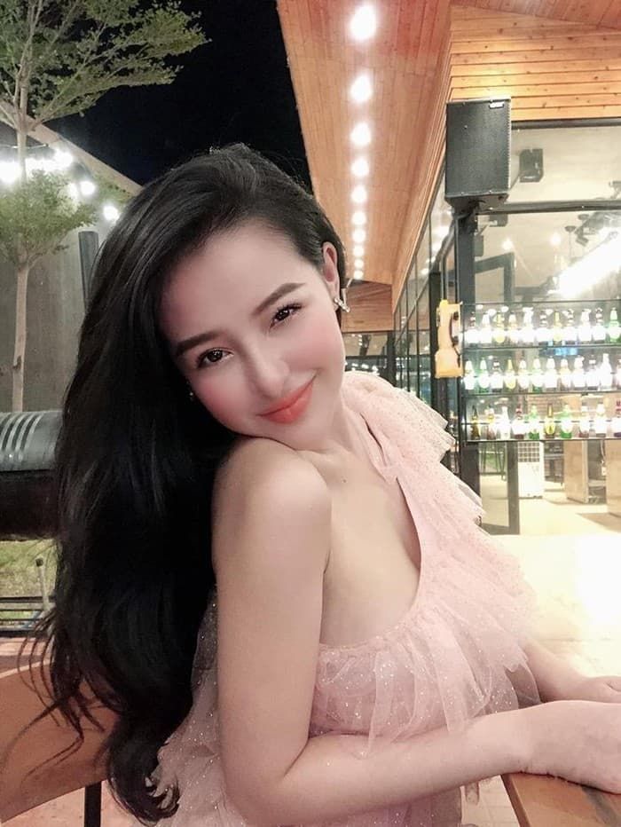 Đọ sắc bạn gái kém tuổi của sao nam, người yêu Chi Bảo giỏi kinh doanh