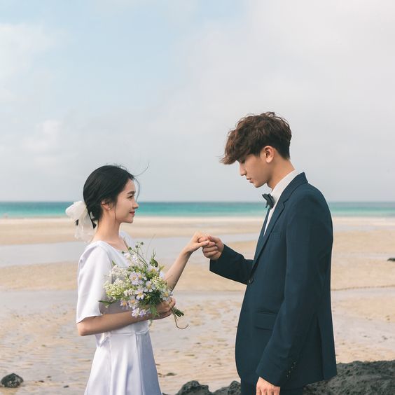 Đừng tiếc nuối, phụ nữ có thể thiếu đàn ông nhưng không thể thiếu tiền