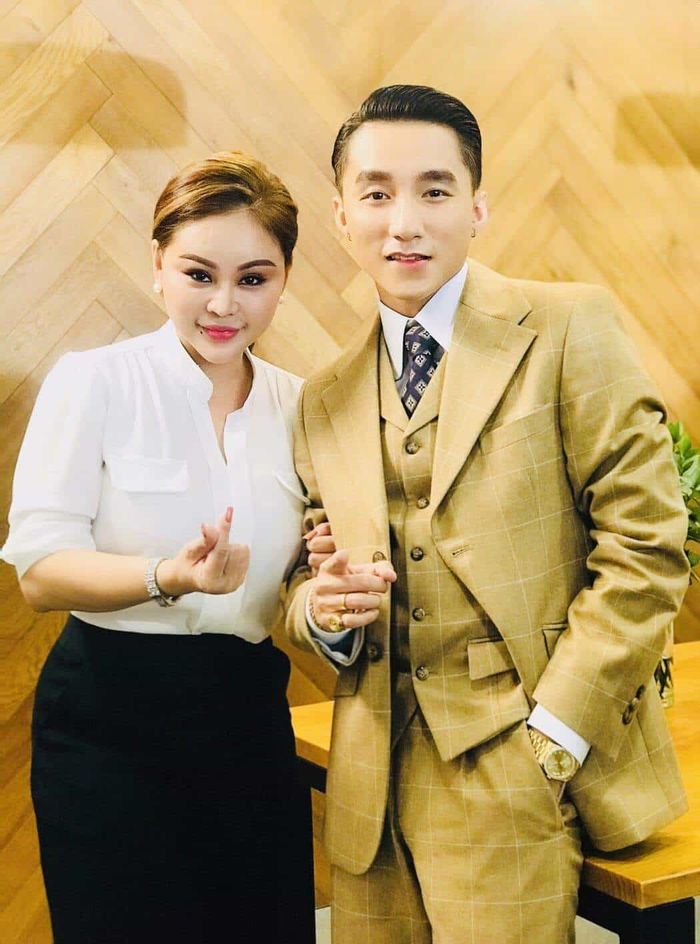 Hà Hồ bị nghi chia tay Kim Lý, Lan Khuê tung bộ ảnh bầu bí tháng thứ 8