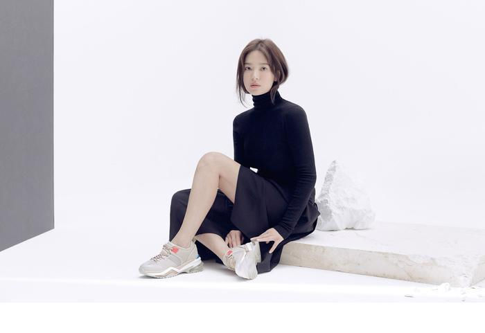 Hậu ly hôn, Song Hye Kyo khoe nhan sắc trẻ xinh như gái đôi mươi