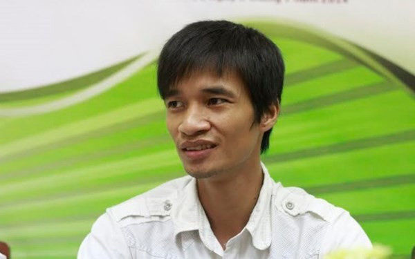 Hết “hào quang bong bóng”: Hiện tượng mạng Lệ Rơi về quê làm công nhân