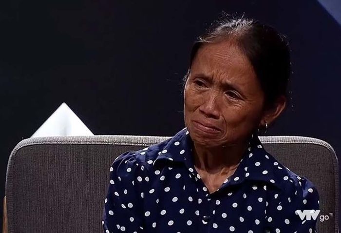 Hết “hào quang bong bóng”: Hiện tượng mạng Lệ Rơi về quê làm công nhân