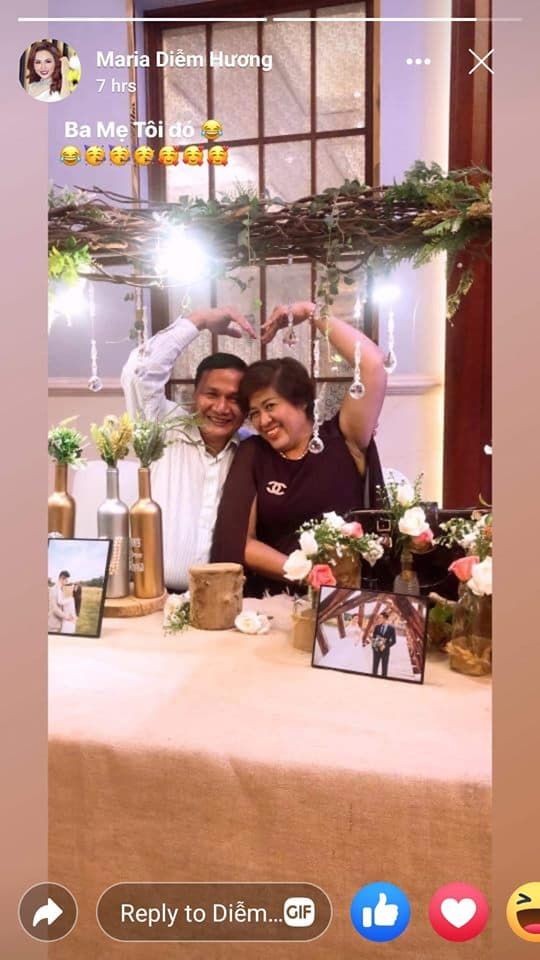 HH Diễm Hương đăng ảnh bên bố mẹ ngầm chứng tỏ đã nối lại tình thân