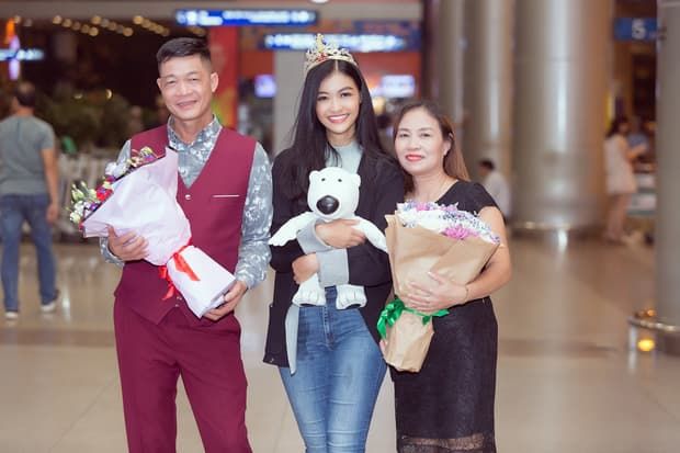 Hiệp Gà tái ngộ vợ cũ từng đấu tố, H'Hen Niê khoe mặt mộc điểm 10
