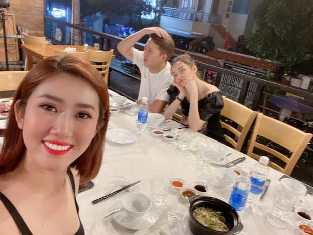 Hiệp Gà tái ngộ vợ cũ từng đấu tố, H'Hen Niê khoe mặt mộc điểm 10