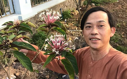 Hoài Linh vắng bóng Vbiz gần 1 năm là để điều trị rối loạn tiền đình