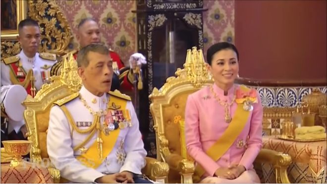 Hoàng hậu Thái Lan rạng rỡ bên Quốc vương trong sự kiện mới nhất