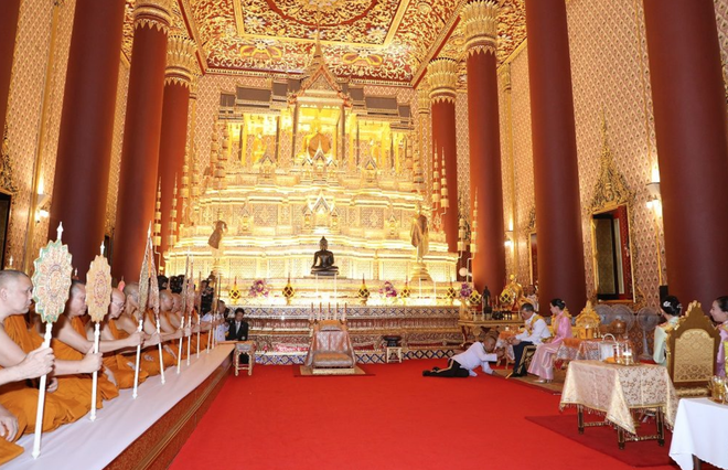 Hoàng hậu Thái Lan rạng rỡ bên Quốc vương trong sự kiện mới nhất