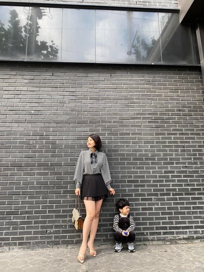 Hoàng Thùy công bố quốc phục handmade, Jun Phạm khoe body 6 múi