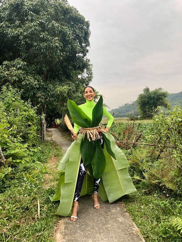 Hoàng Thùy công bố quốc phục handmade, Jun Phạm khoe body 6 múi 