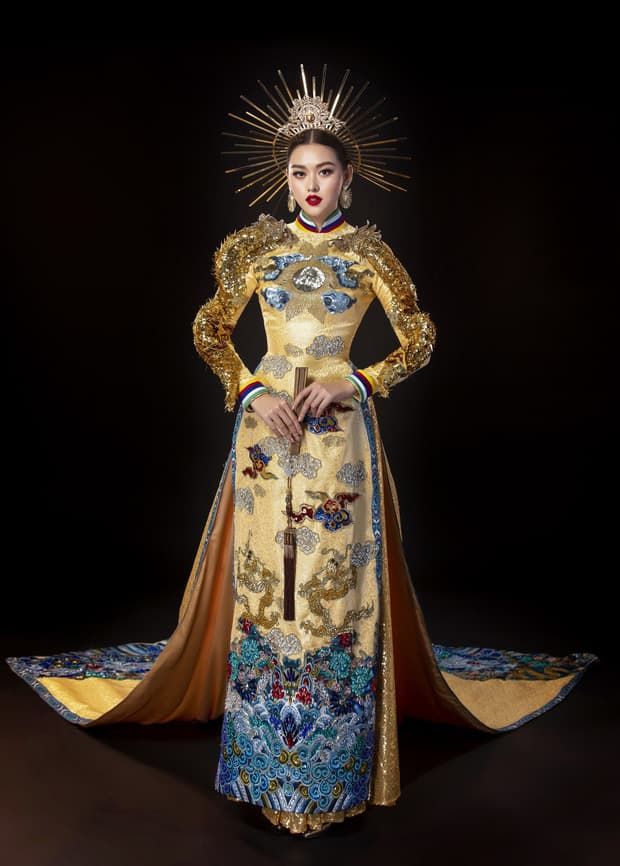 Hoàng Thùy Linh gặp 2 fan cứng, Lan Ngọc - Chi Dân nghi hẹn hò ở Sapa