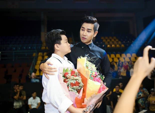 Hoàng Yến tự dìm, Tuấn Hưng khen anh Bo vẫn trẻ như 10 năm trước