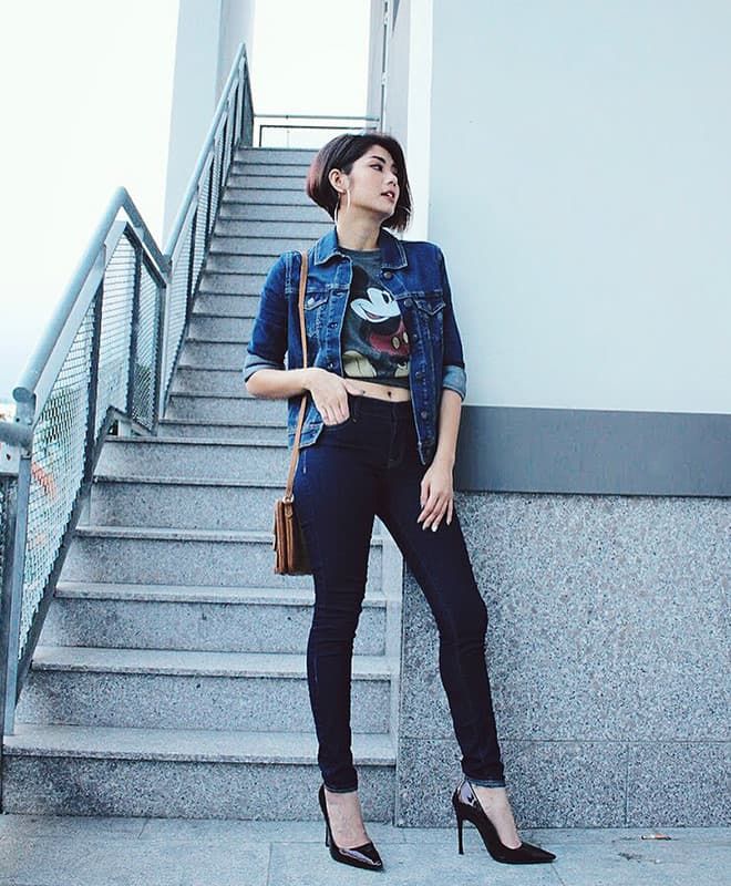 Hà Tăng phối quần jeans với áo thun, Tú Hảo khoe eo với croptop