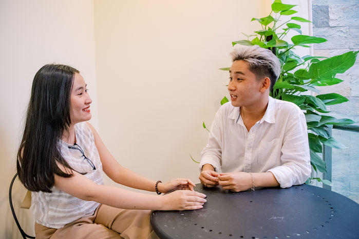 Để tạo ấn tượng, đừng xịt nước hoa quá mức hay chóp chép miệng khi ăn