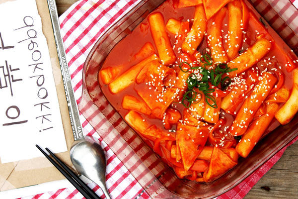 Ép cân khắc nghiệt Seolhyun bị cấm bánh mì, Momo say no với chân giò