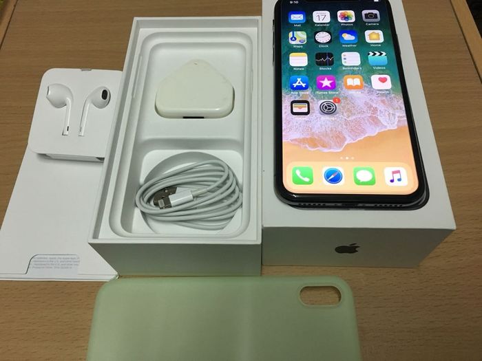 iPhone X chỉ còn 12,5 triệu đồng, CĐM rủ nhau để đến Tết mua cho rẻ