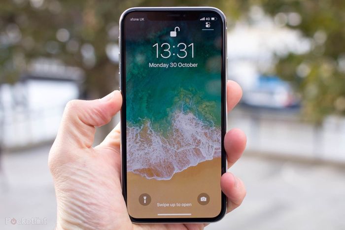iPhone X chỉ còn 12,5 triệu đồng, CĐM rủ nhau để đến Tết mua cho rẻ