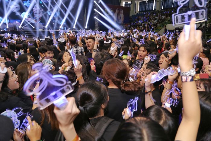 JACK và K-ICM tổ chức fan meeting lần đầu tiên công chiếu MV Em Gì Ơi