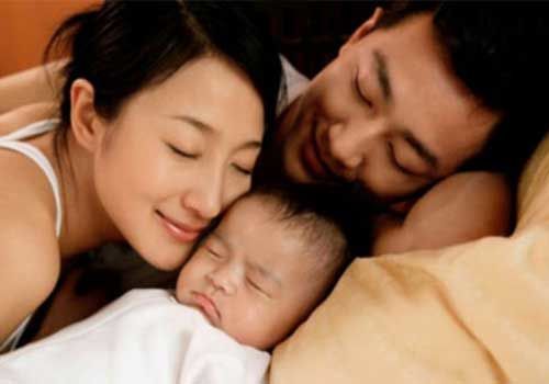 Kể từ sau khi sinh con, cha mẹ không còn những giấc ngủ ngon