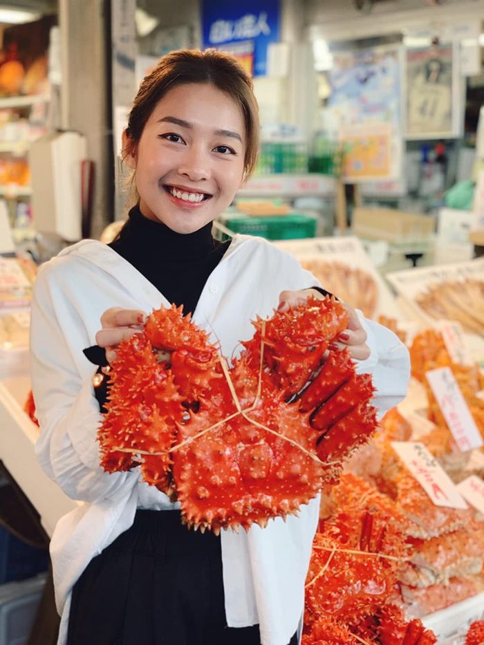 Khả ngân sở hữu nụ cười tỏa nắng làm tan chảy mọi ánh nhìn