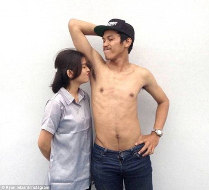 Giáo sư Gun Semin: Ngửi mùi hôi nách của chồng khiến vợ hạnh phúc