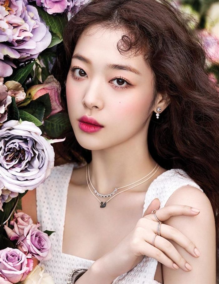 Không chỉ giống ngoại hình, Sulli còn có kết cục y hệt kỹ nữ Joseon