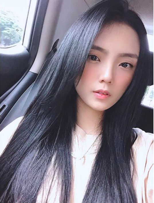 Lâm Á Hân nhuận sắc xinh như gái 18 sau công khai người yêu mới