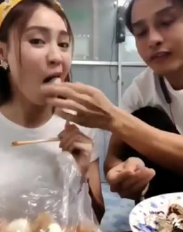 Ninh Dương Lan Ngọc hướng dẫn ăn trứng cút không trôi son