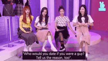 Lisa và Jennie (BlackPink) lộ loạt khoảnh khắc ngọt ngào