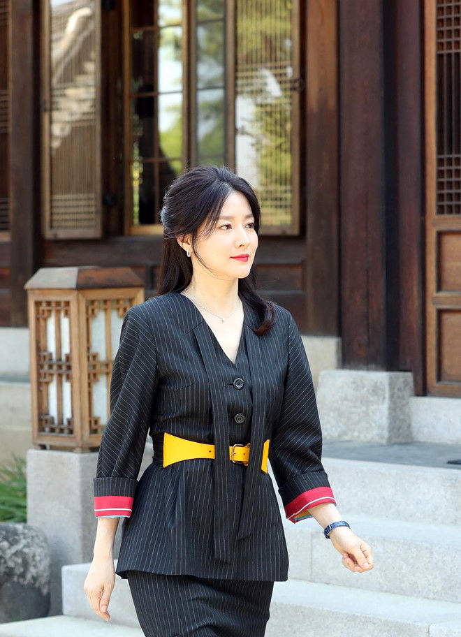 Lộ hình ảnh hiếm hoi của Dae Jang Geum Lee Young Ae và chồng con