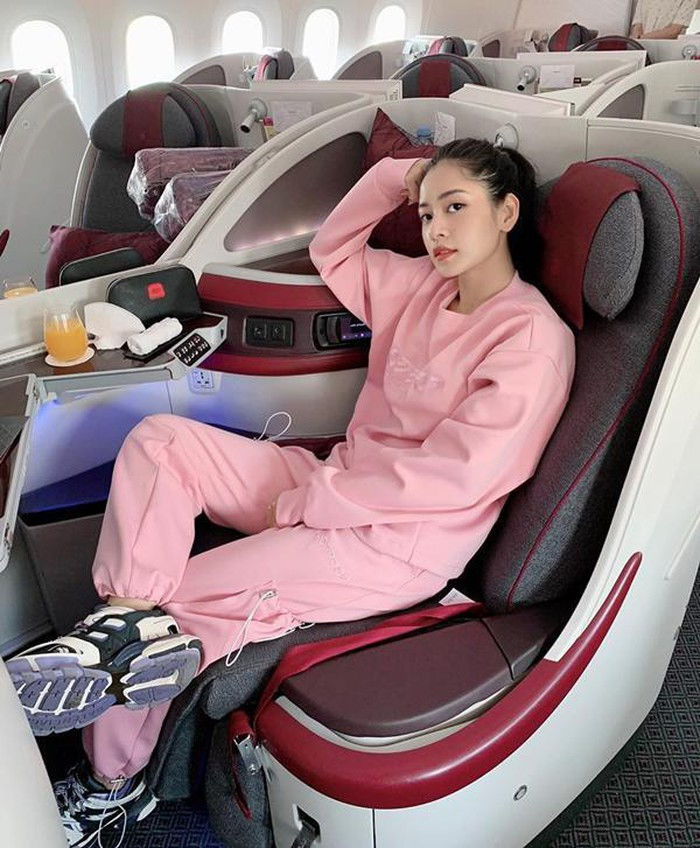 Loạt sao Châu Á diện gam màu hồng sen, tím sến vẫn đẹp hết nấc