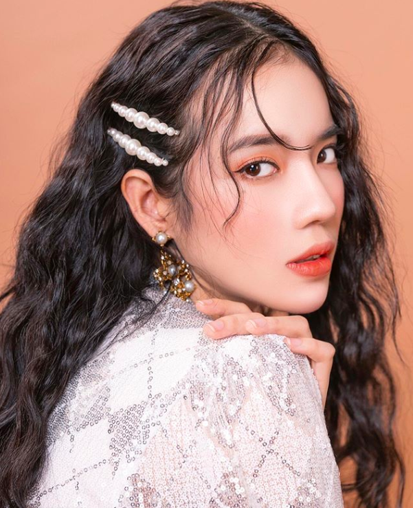 LyLy - Hạt mầm bí ẩn xinh đẹp, tài năng của Vbiz từ ca khúc 24 giờ