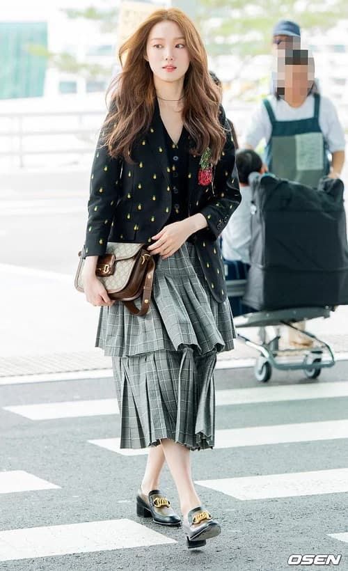 Mặc blazer chẳng sợ “dừ” nếu nàng áp dụng các kiểu mix&match này