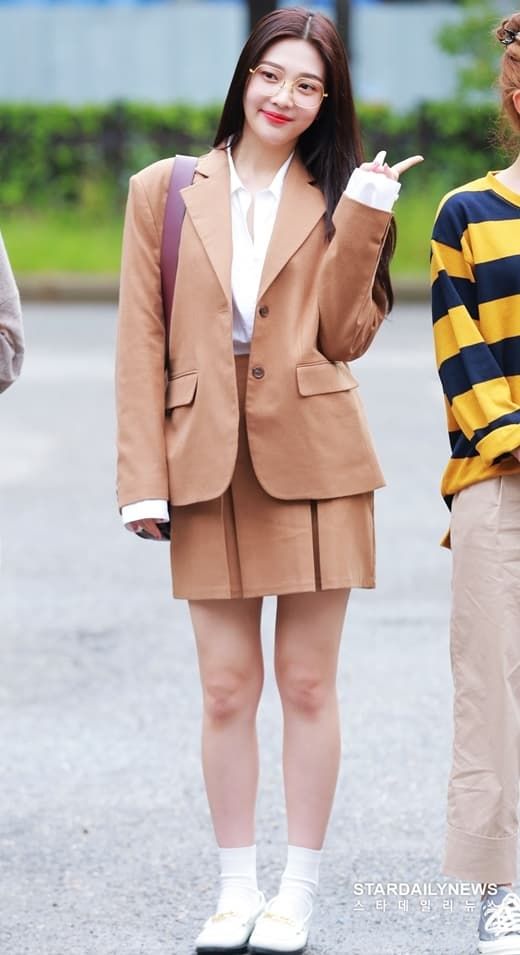 Mặc blazer chẳng sợ “dừ” nếu nàng áp dụng các kiểu mix&match này