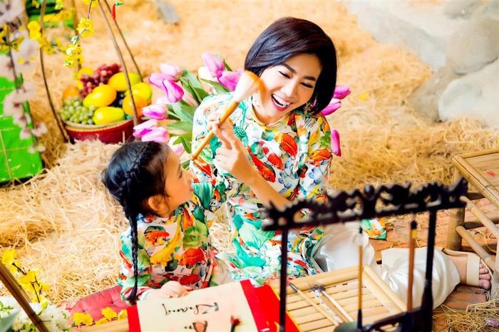 Mai Phương tươi tắn trên truyền hình sau đợt điều trị ung thư lần 2