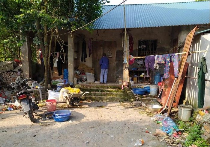 Mẹ phải bán cả đàn chó mới đủ tiền cho con trai cưới vợ hơn 20 tuổi