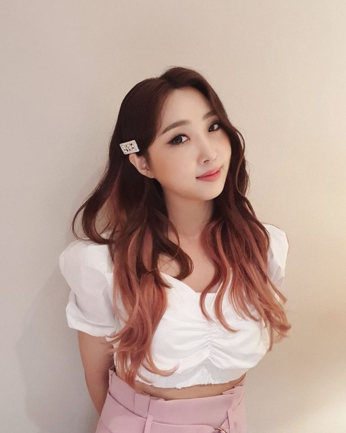 Minzy của 2NE1 thoát xác với hình tượng nữ tính