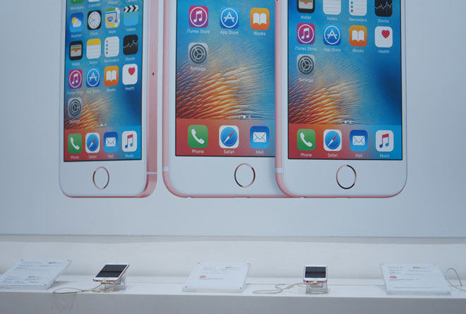 Mua iPhone xách tay ở Việt Nam người dùng gặp đủ khó khăn bảo hành