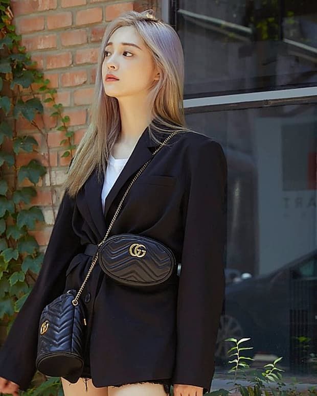Muôn kiểu mix blazer chuẩn sao Hàn: blazer thắt eo, mix cùng crop top