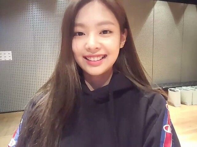 Quên YoonA, Suzy đi, nữ thần mặt mộc bây giờ phải là Jennie, Nancy