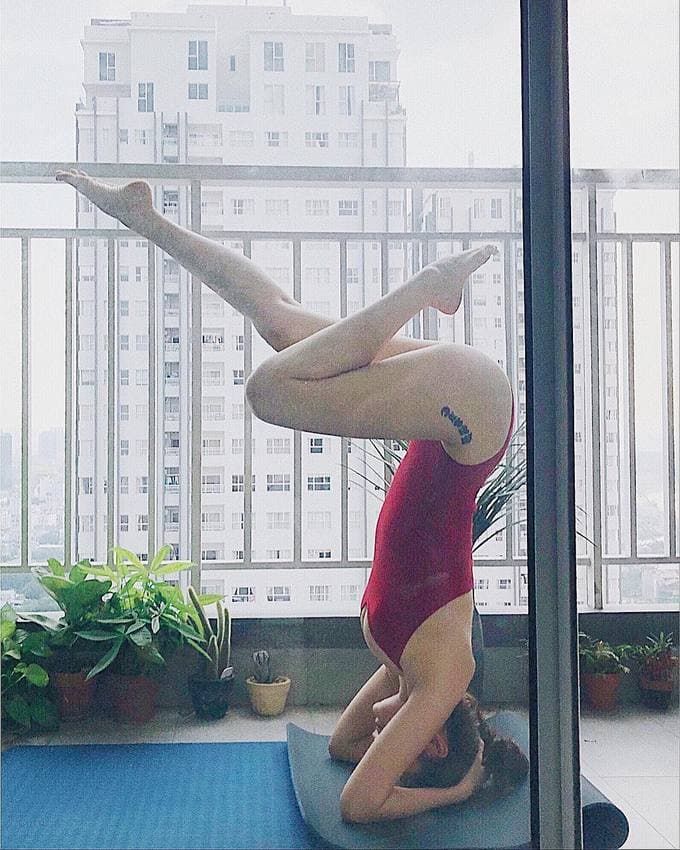 Hồ Ngọc Hà, Sĩ Thanh và màn tạo dáng siêu đỉnh như bậc thầy yoga
